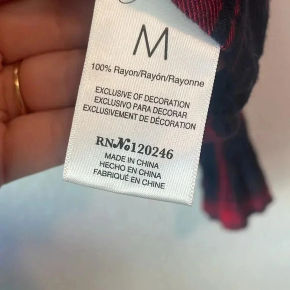 Kensie Jeans size Mesium red and navy plaid top - Picture 5 of 6